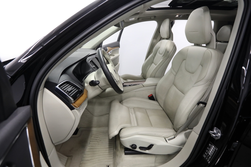 Volvo XC90 2025
